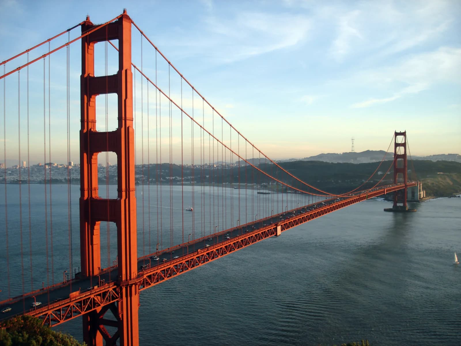 Puente Golden Gate sobre la bahía visto desde Marin Headlands